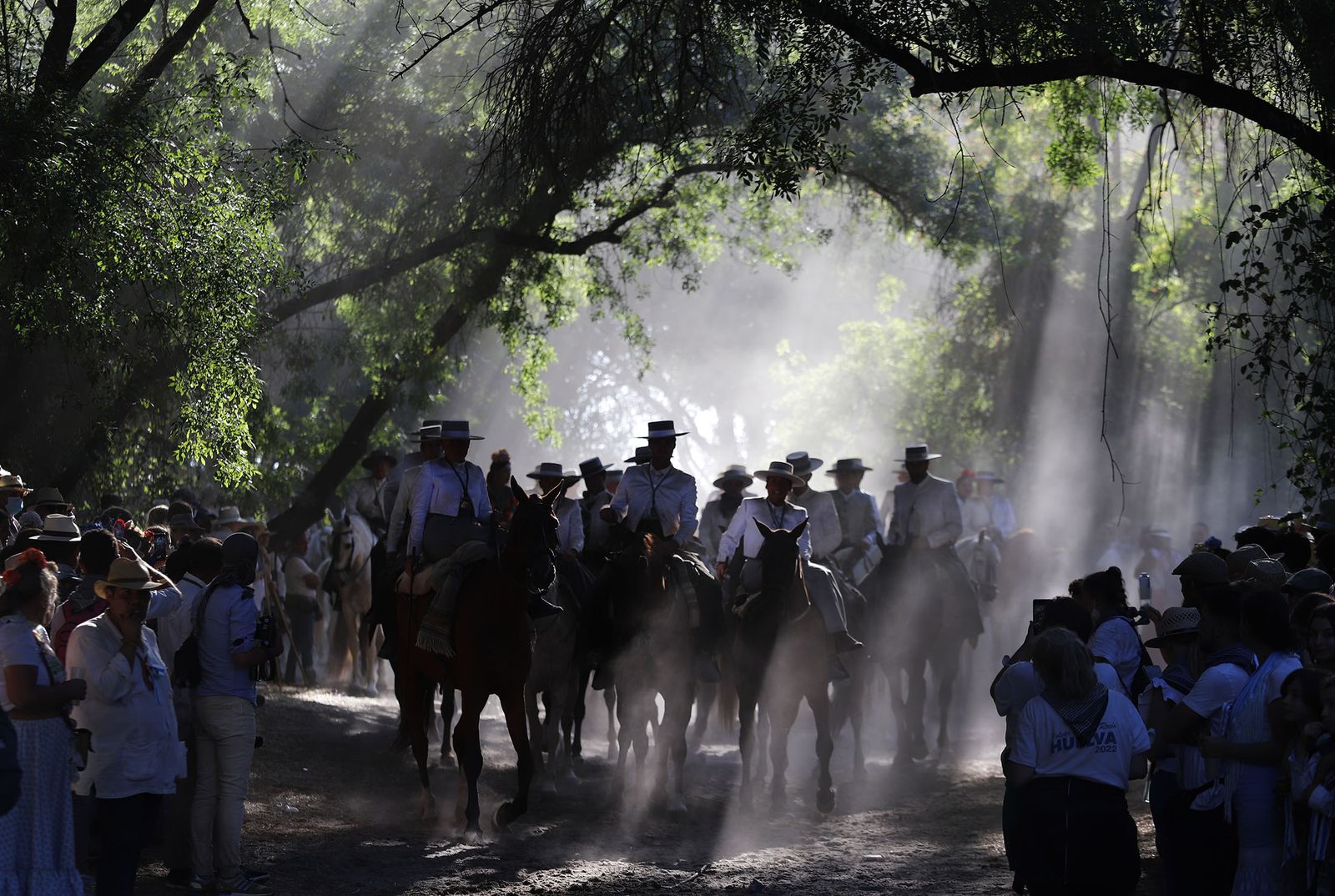 Imágenes de la Hermandad de Huelva a su paso por El Charco