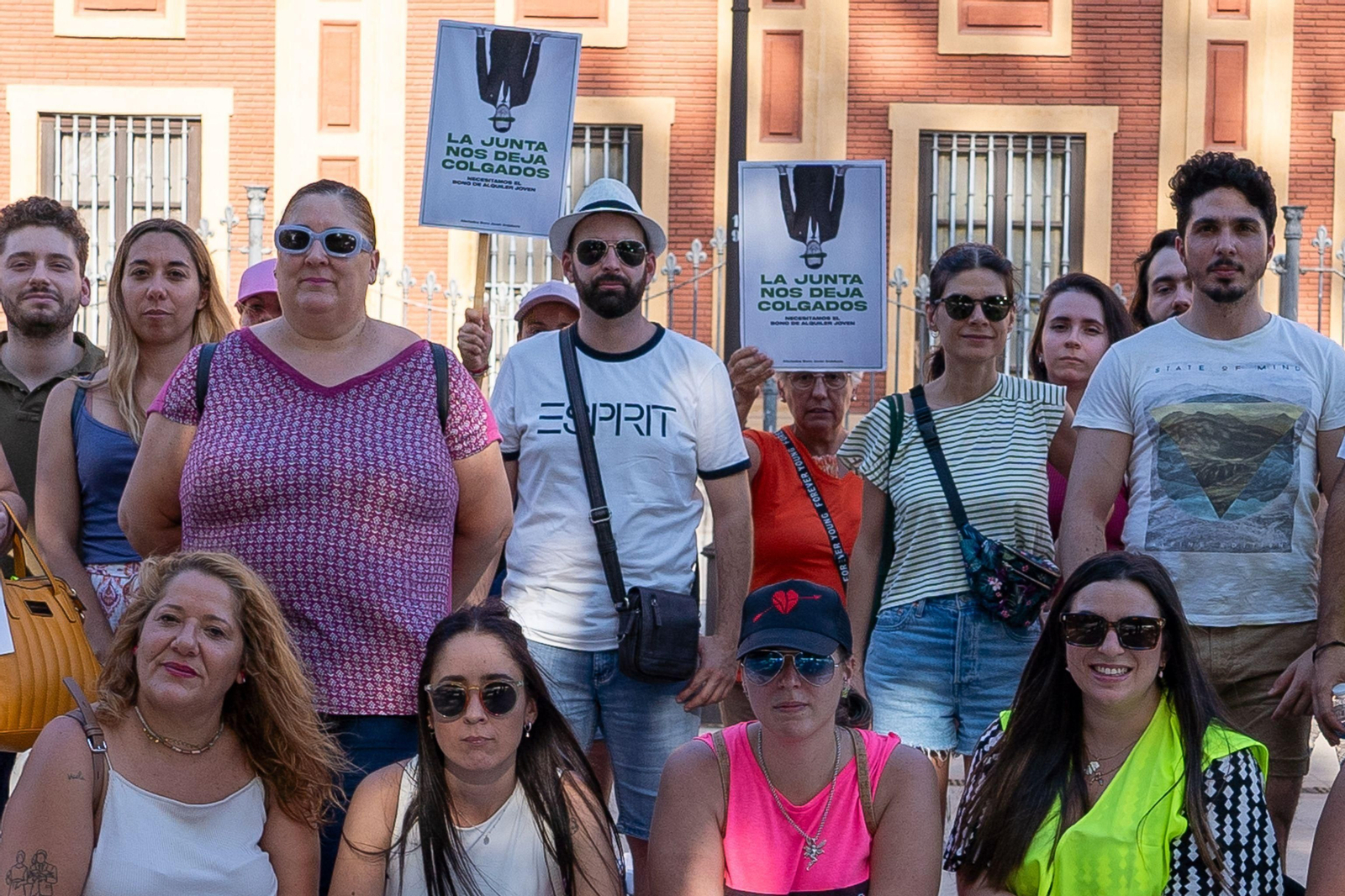 Protesta en San Telmo contra los retrasos en los pagos del Bono de Alquiler Joven.