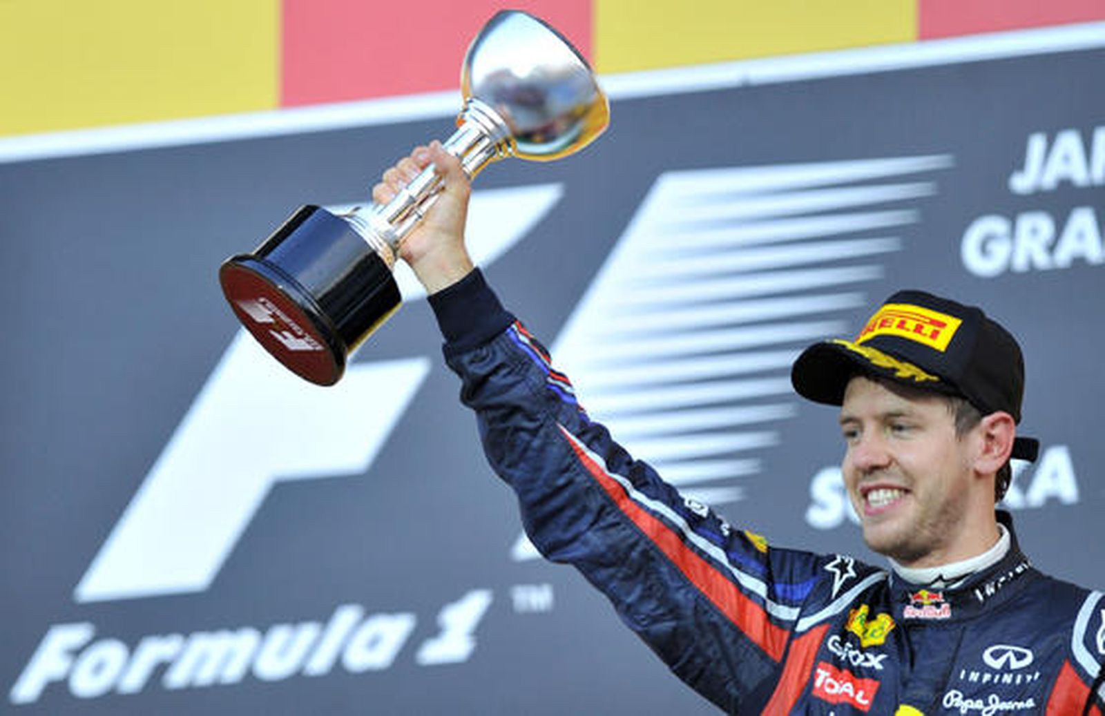 Sebastian Vettel gana en Suzuka su segundo mundial a cuatro carreras del final del campeonato. / AFP