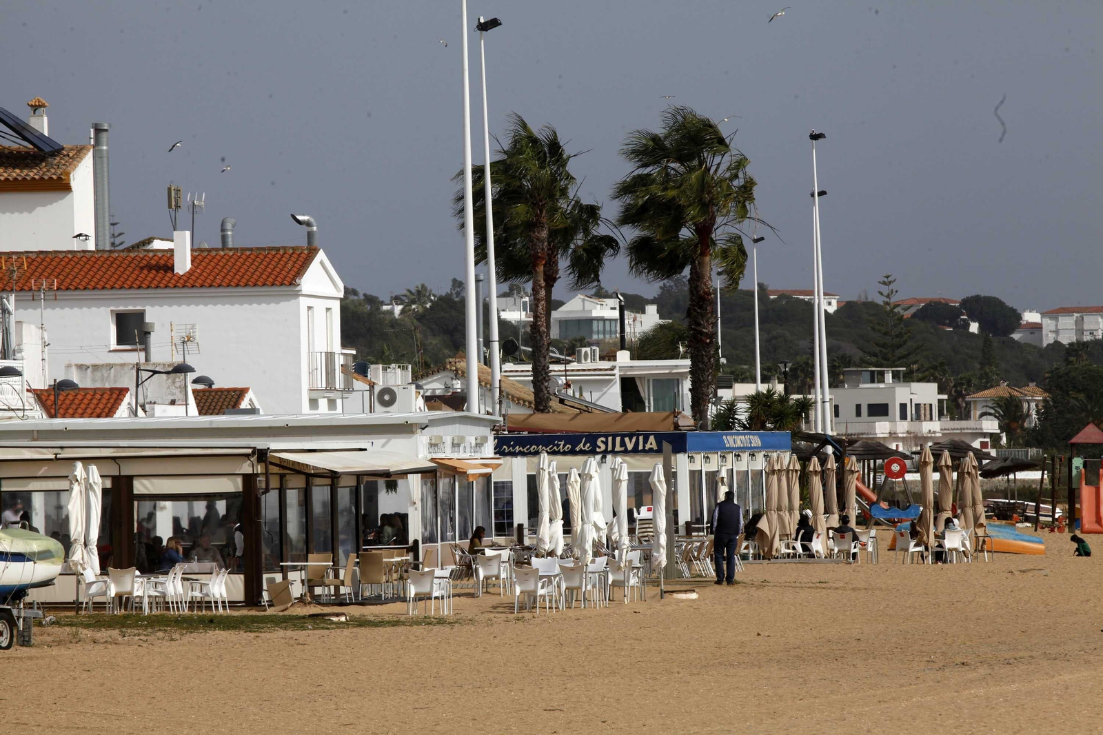 Ambiente en las terrazas de El Rompido y Punta Umbría durante este sábado.