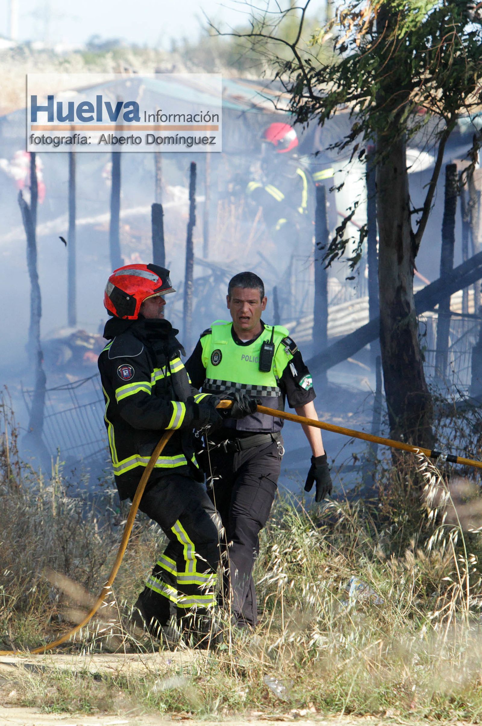 Imágenes del incendio en el asentamiento de las Metas