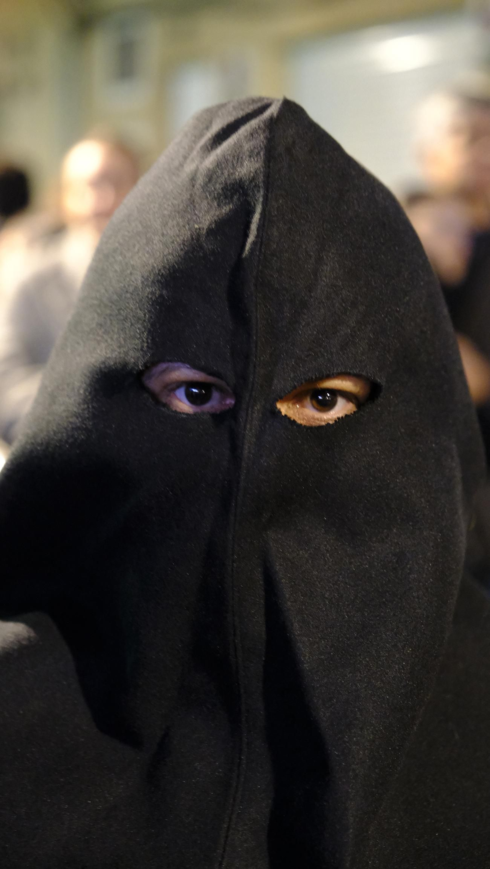 Las mejores imágenes de la Procesión del Perdón, en la noche del Martes Santo en Almería