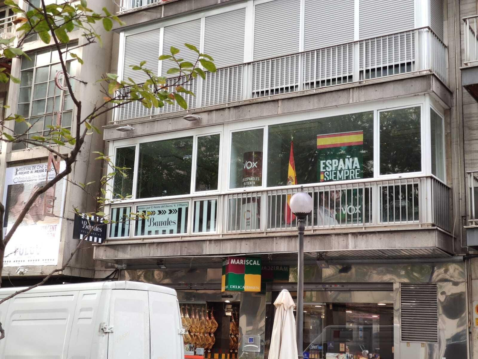 El piso de Acera del Darro, ya como sede de Vox Granada.