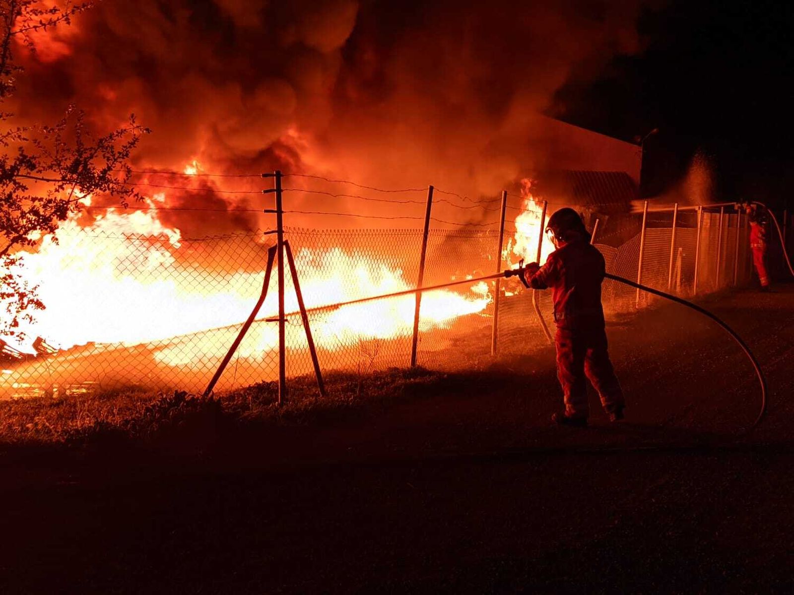 Imágenes del incendio en el Camino de la Romería de Cartaya