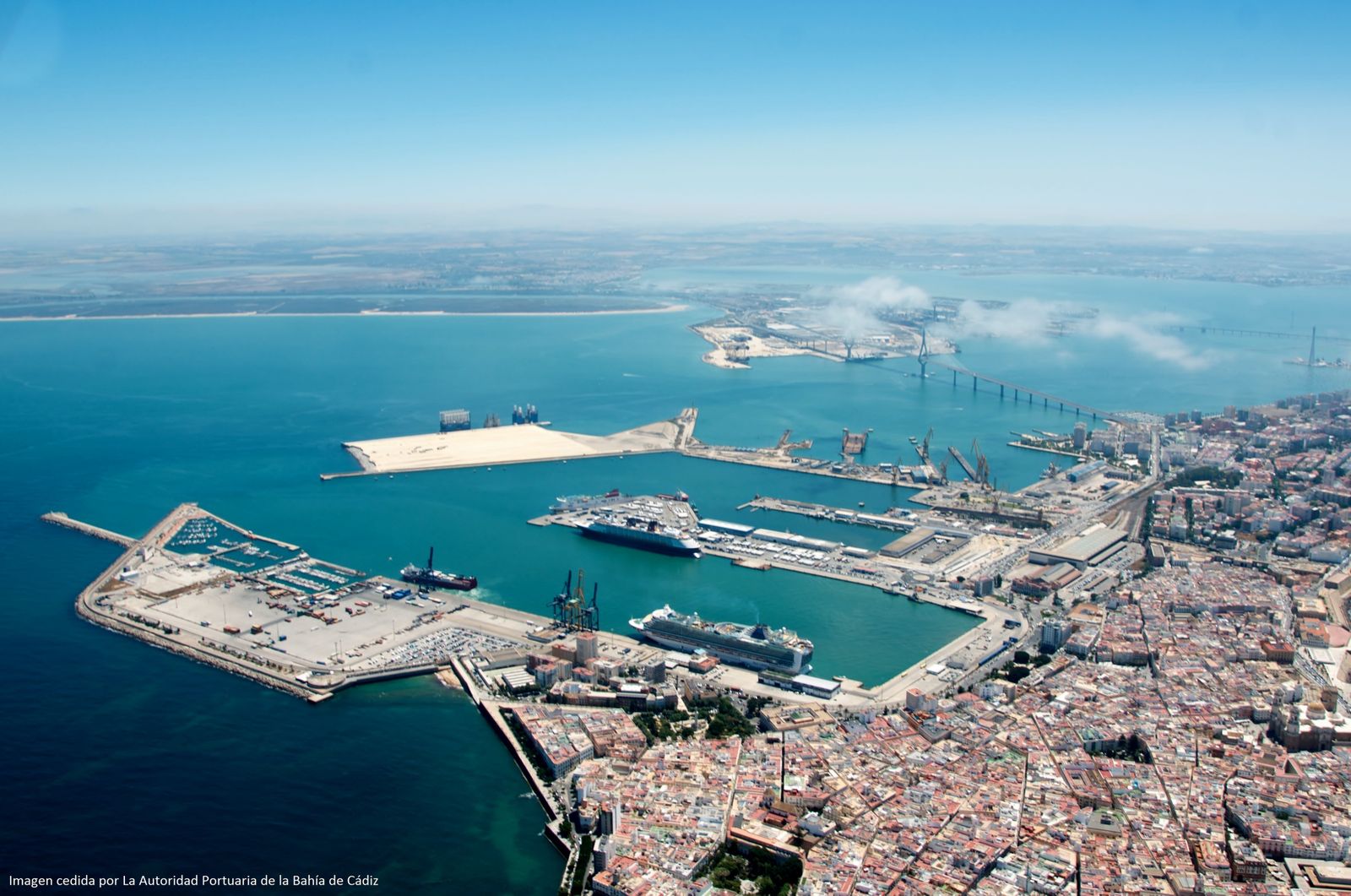 Vista aérea del puerto de Cádiz