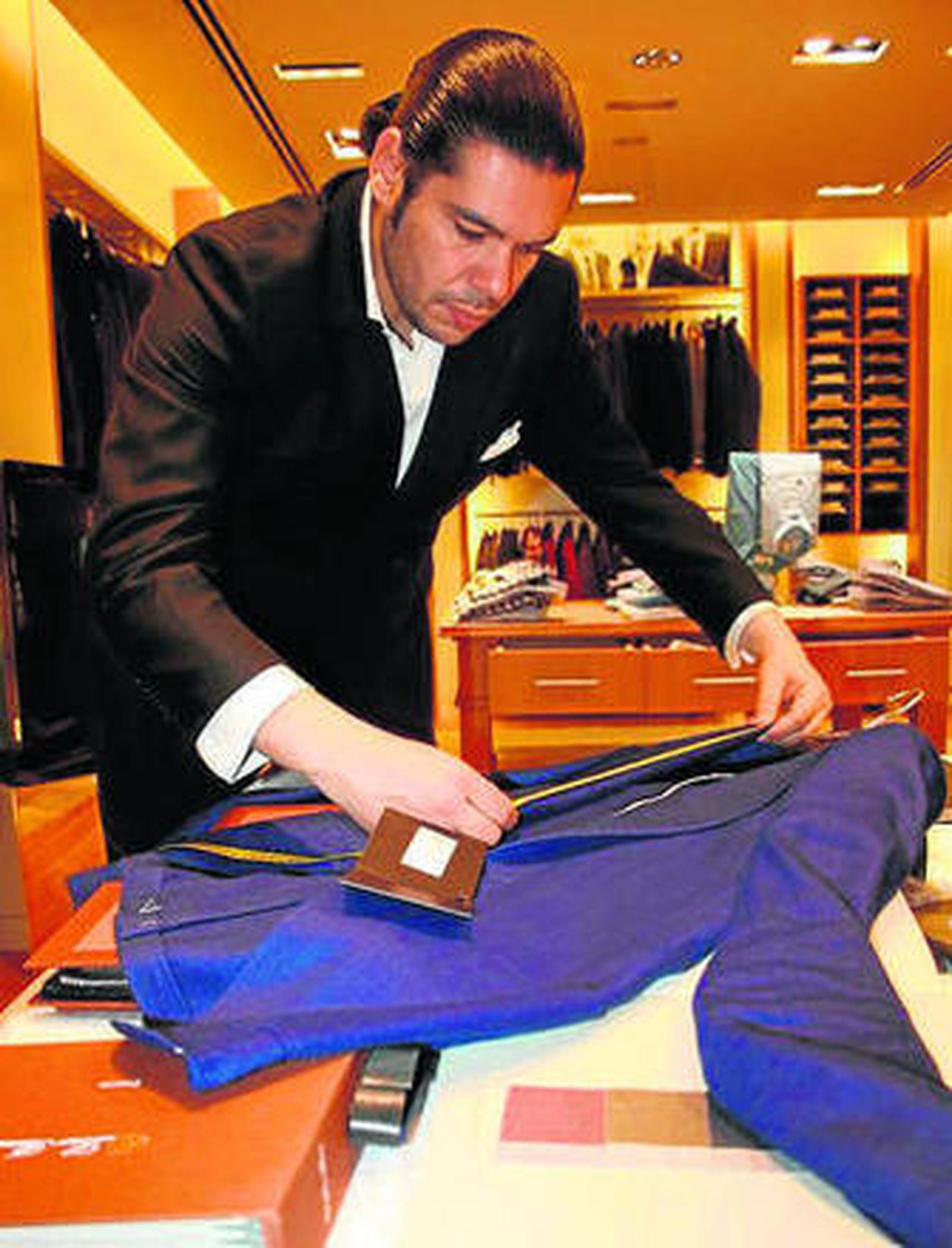 Luis Mercader destapa una caja de moda con diseños personalizados