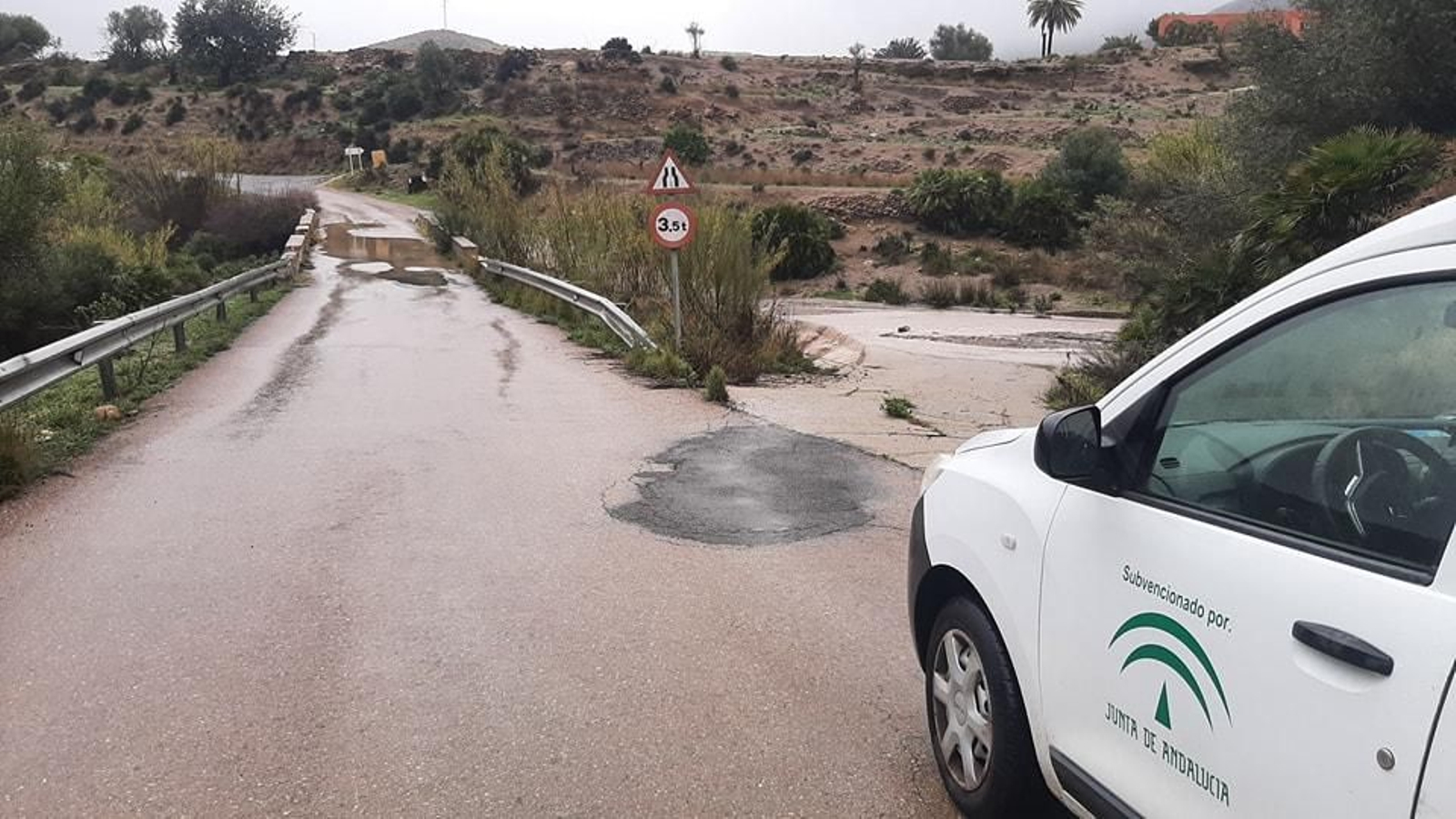 Lluvias en Turre, en los accesos a sierra Cabrera.