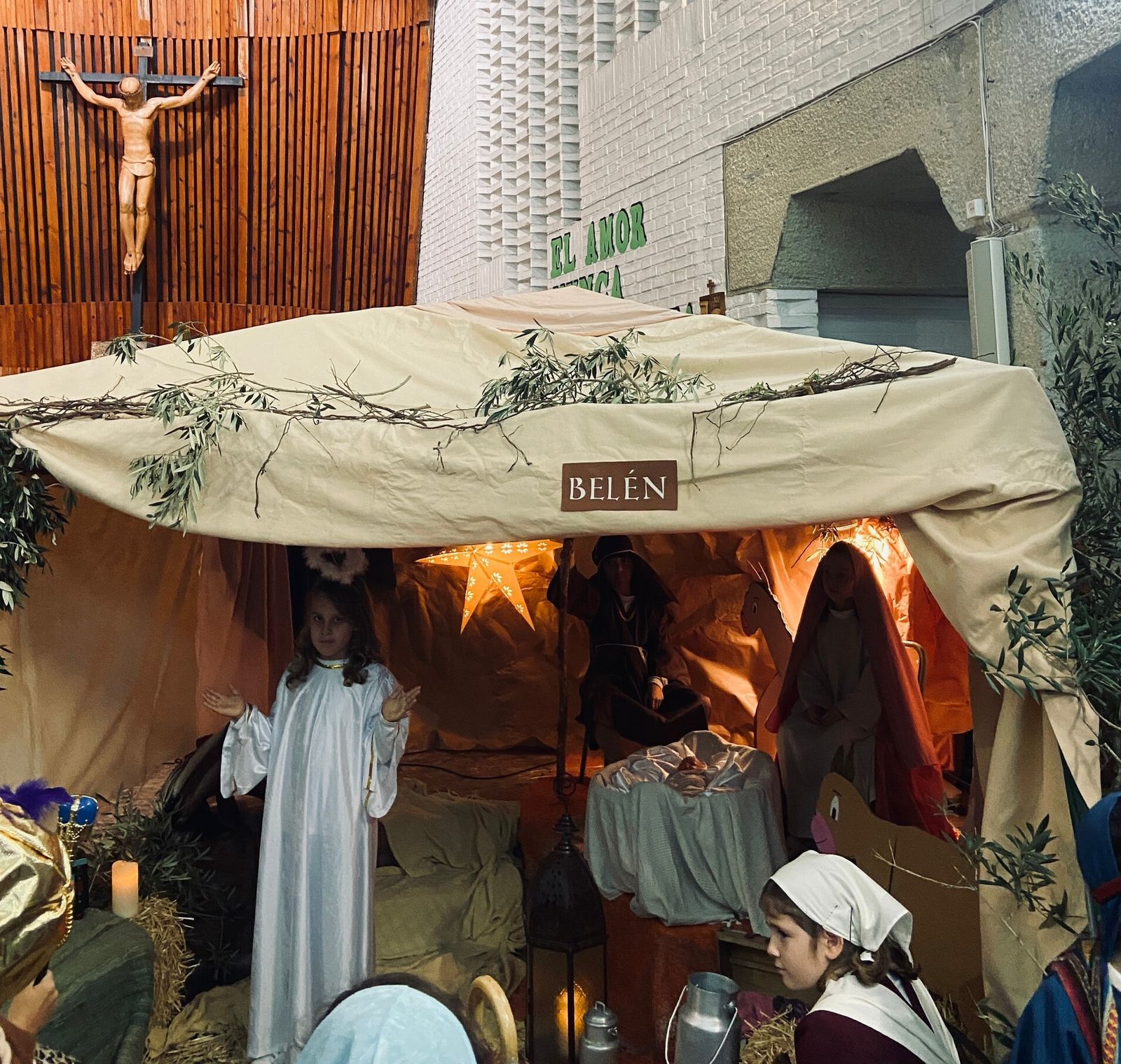 El Belén Viviente con el que el colegio de las Carmelitas celebra la Navidad en San Fernando