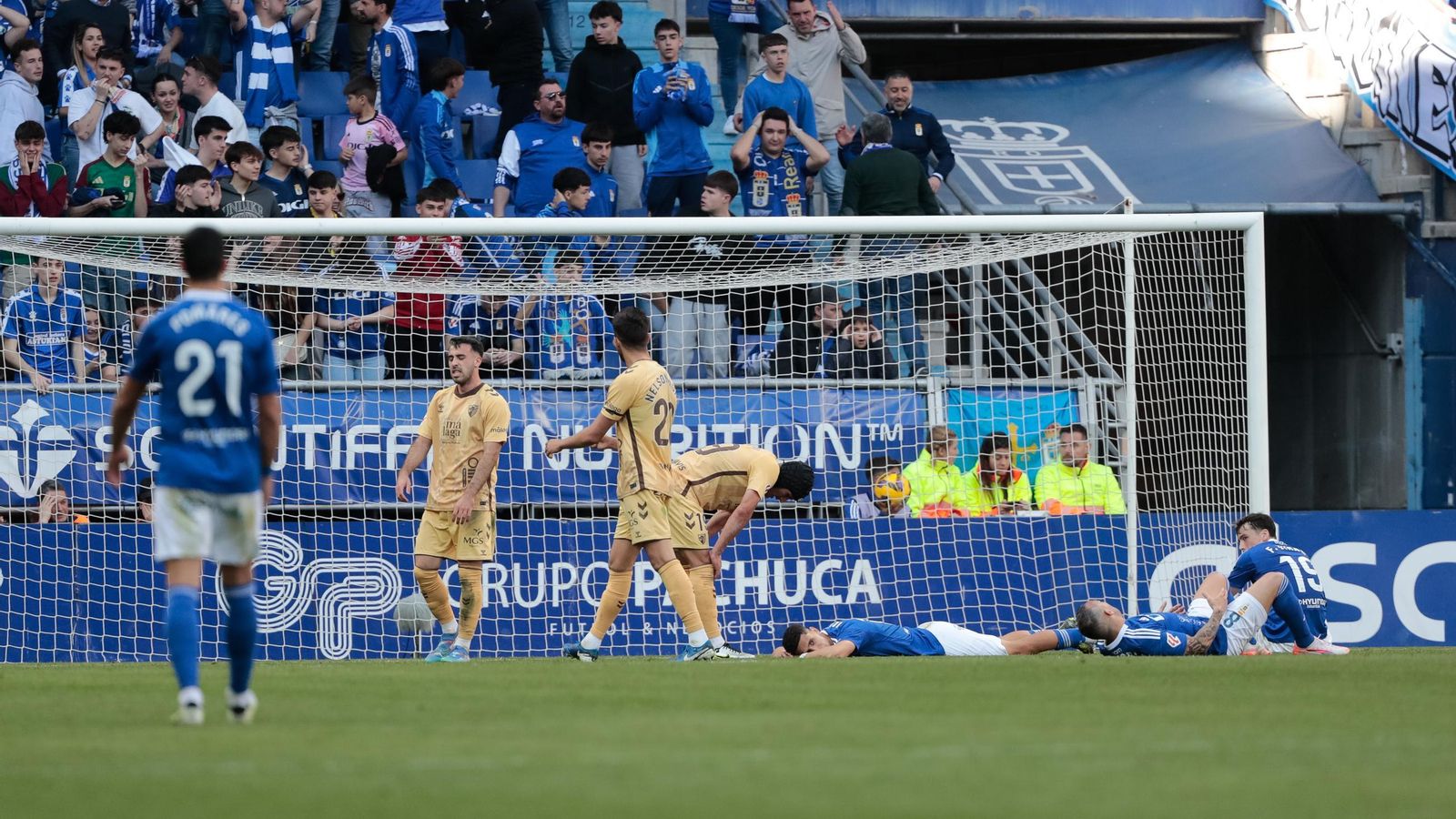 El Real Oviedo-Málaga CF, en fotos