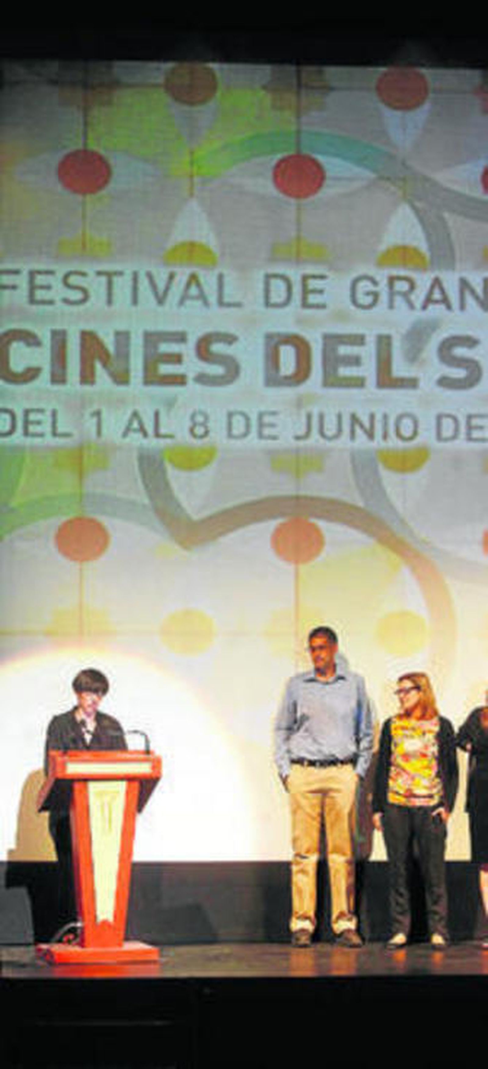 El Teatro Isabel la Católica acogió ayer la sesión inaugural.