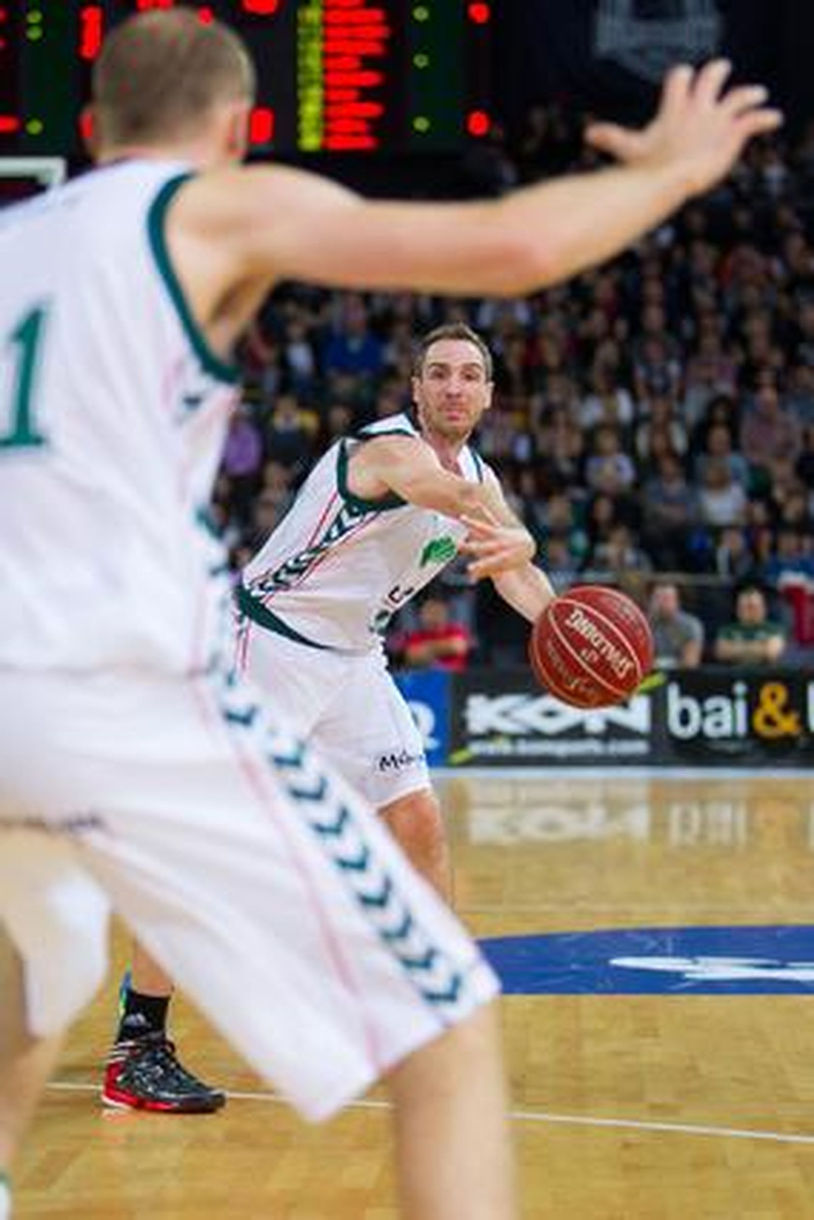 Ante un equipo de nivel similar y con cualidades parecidas como el Gescrap, el Unicaja ve cortada su racha de victorias y evidencia sus carencias ocultadas en esta secuencia triunfal previa.

Foto: Aitor Arrizabalaga