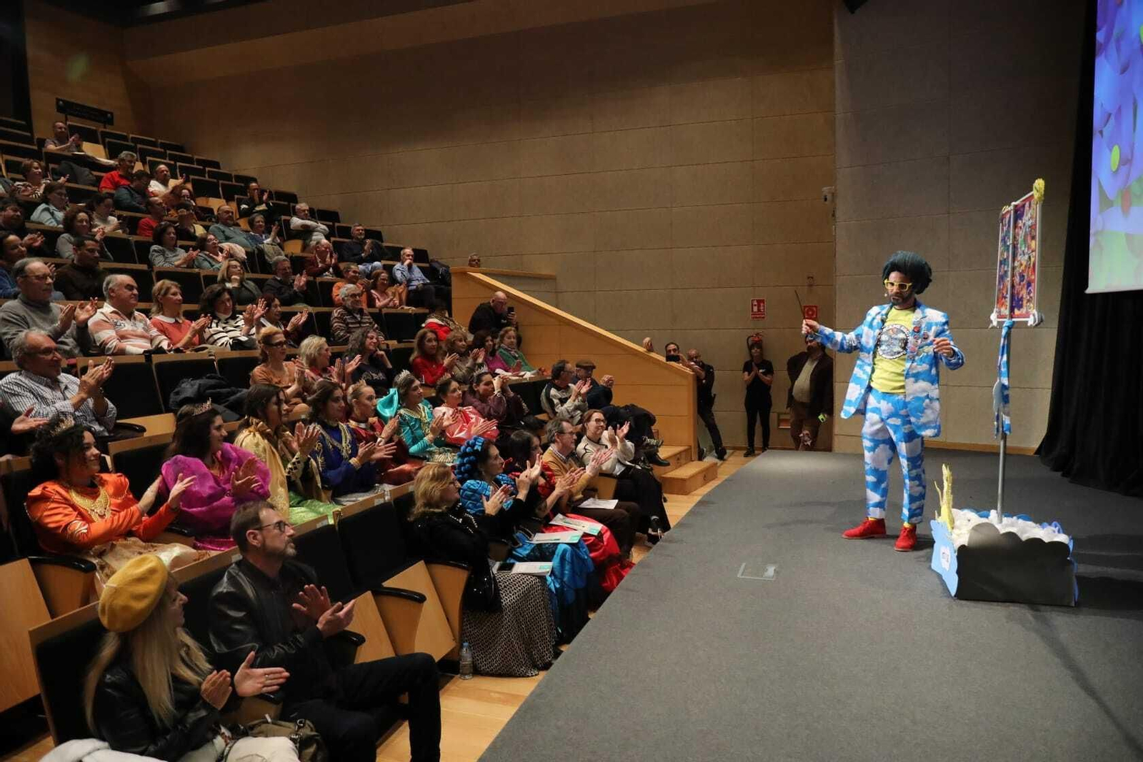 Imágenes de la segunda sesión del Concurso de Romanceros de San Fernando.
