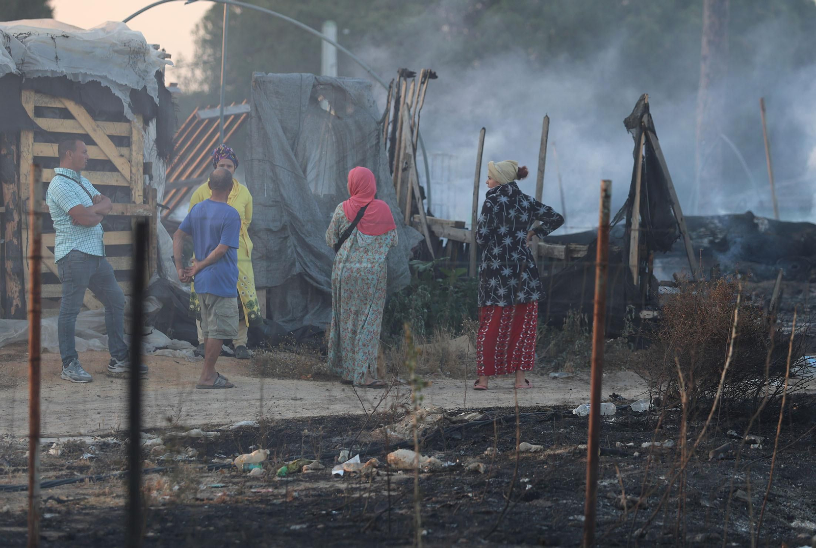 Las imágenes del incendio en un asentamiento en Lucena del Puerto