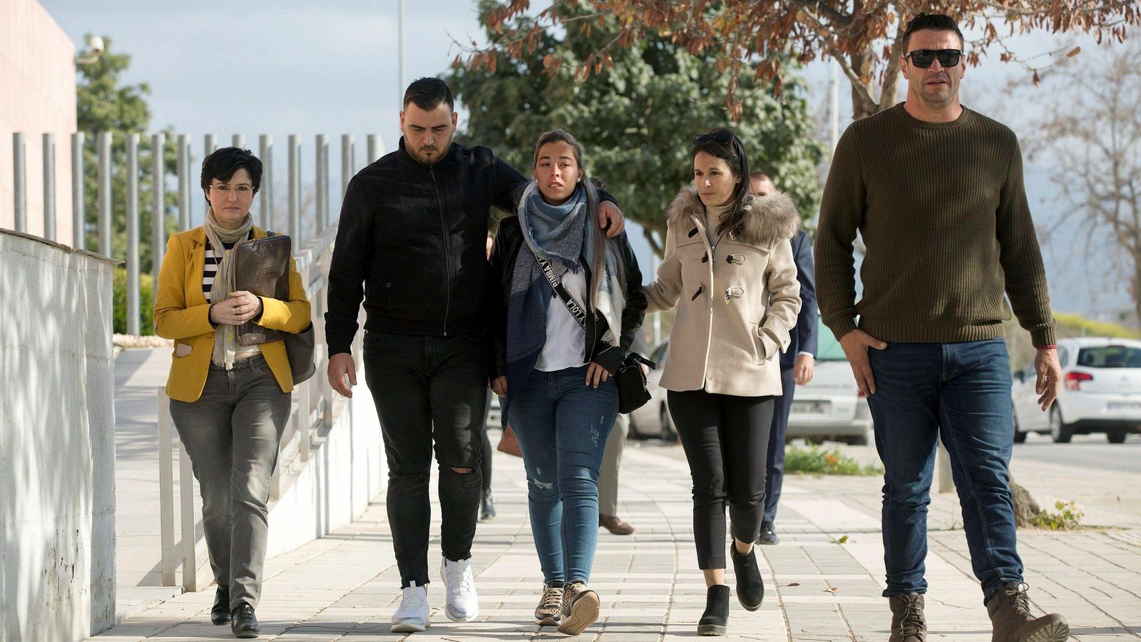 Los padres de Julen acompañados del propietario de la finca y su pareja. Los padres de Julen acompañados del propietario de la finca y su pareja.