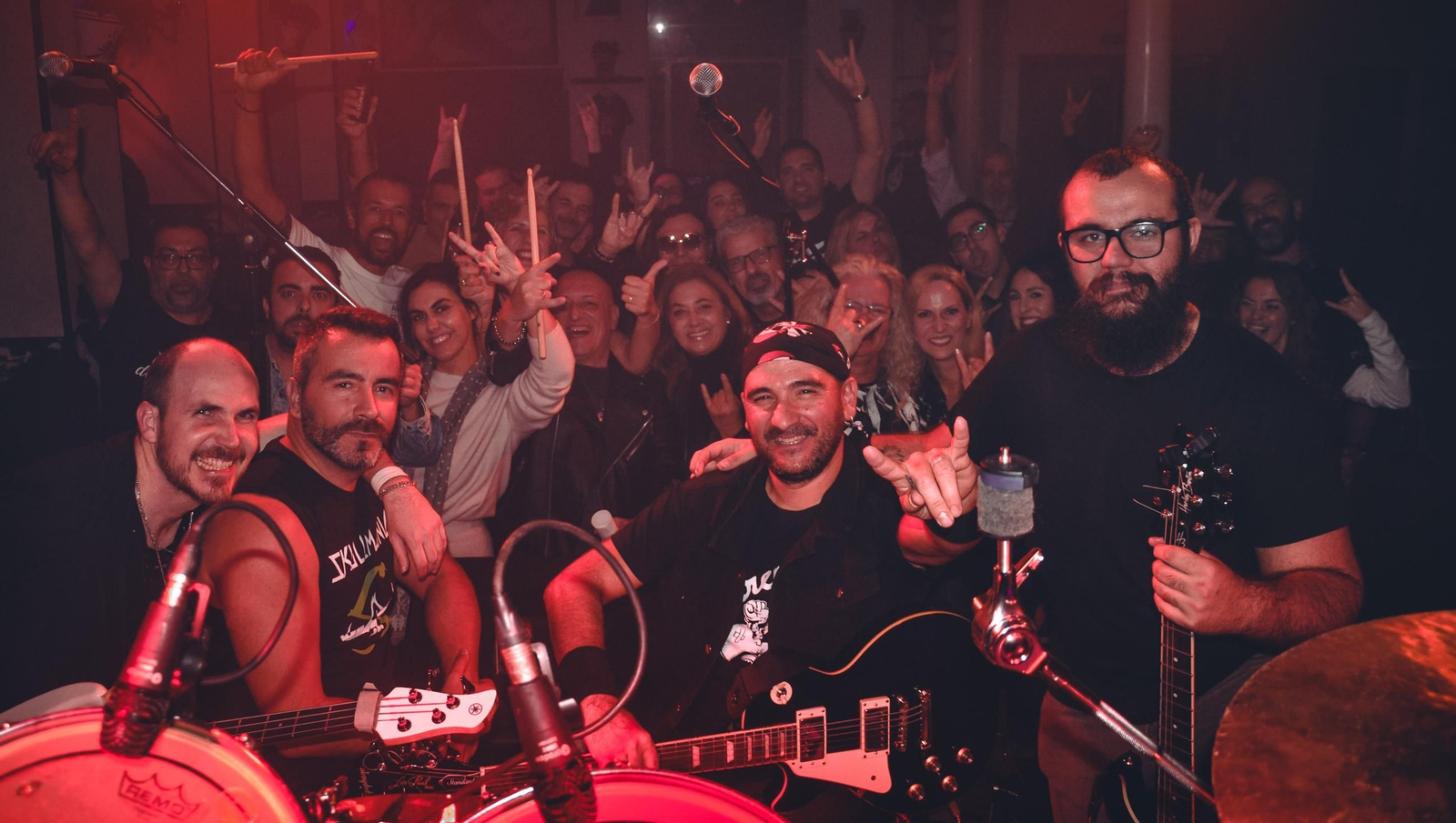 Carta Blanca lanza su nuevo disco. Carta Blanca lanza su nuevo disco.