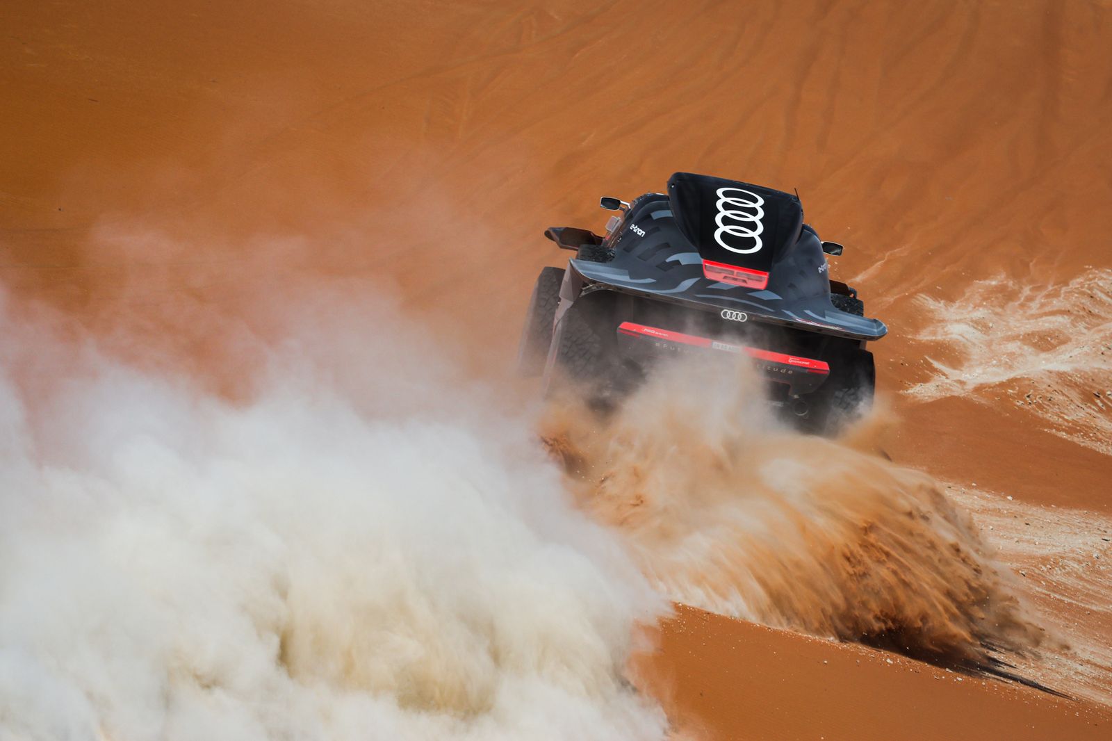 Las espectaculares imágenes del Dakar por las dunas