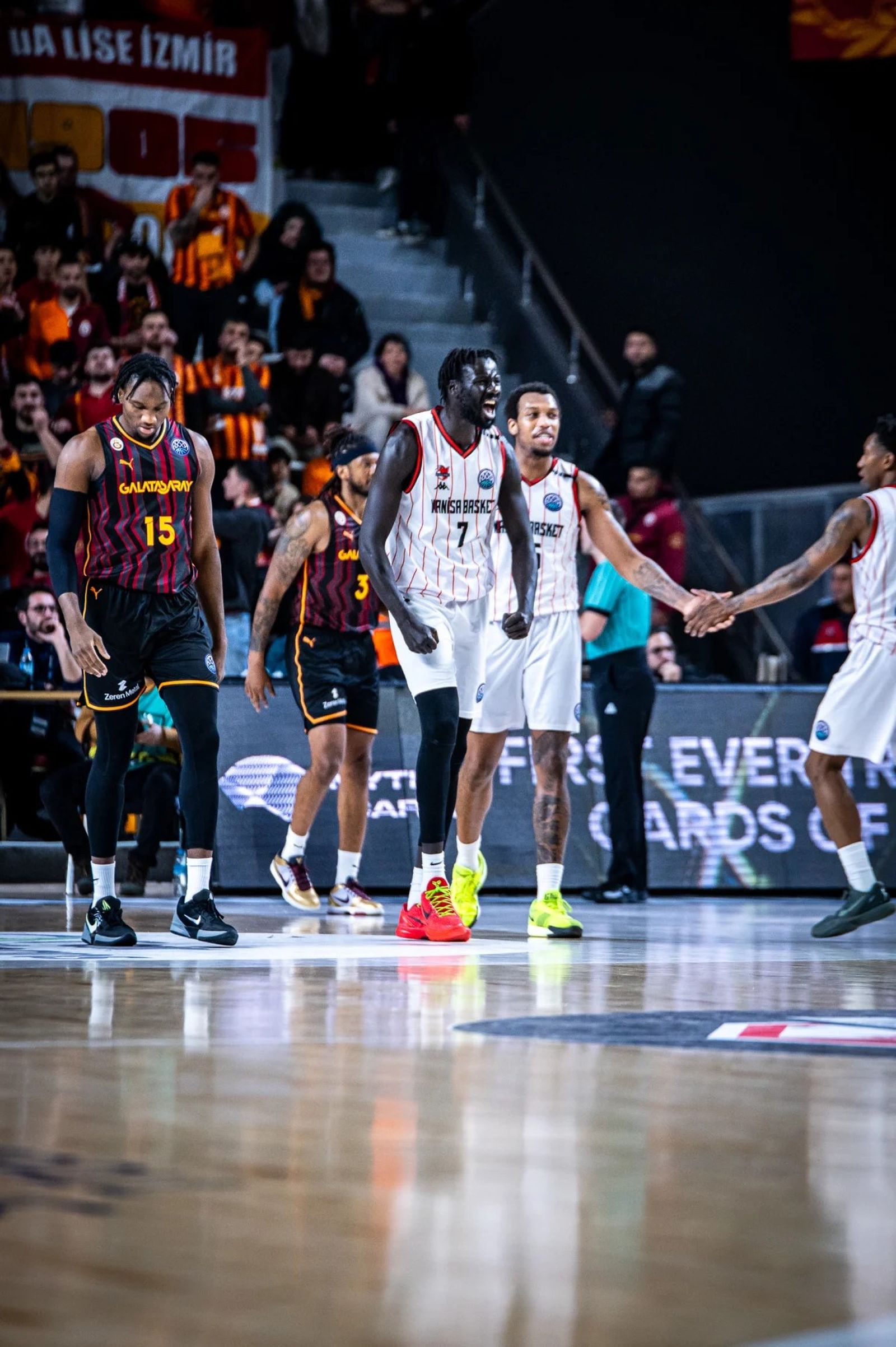 BCL, rivales del Unicaja: El Galatasaray gana en la pista del Manisa (xx-xx)