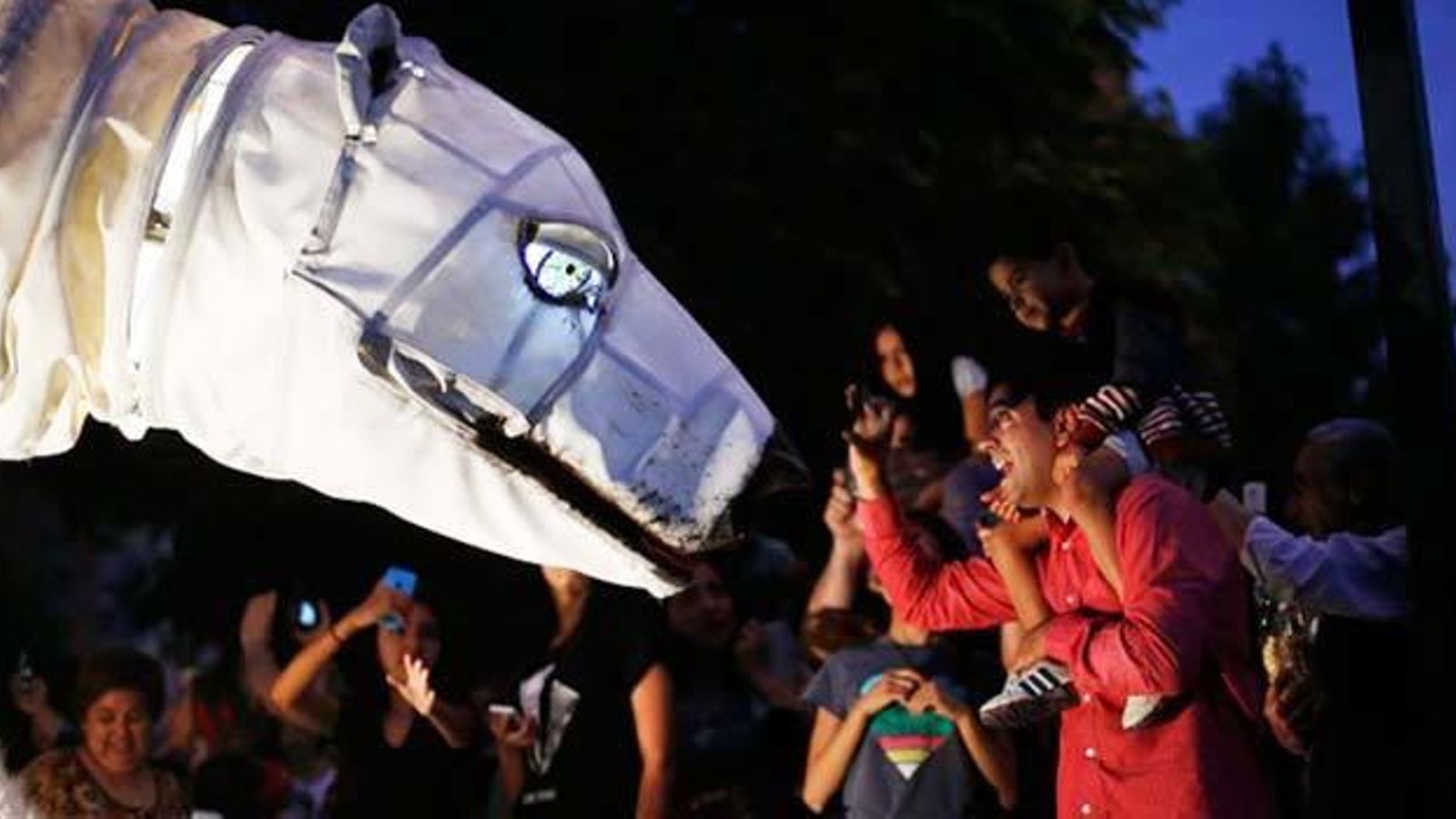 El espectáculo de calle Arktika durante su representación en otra ciudad.