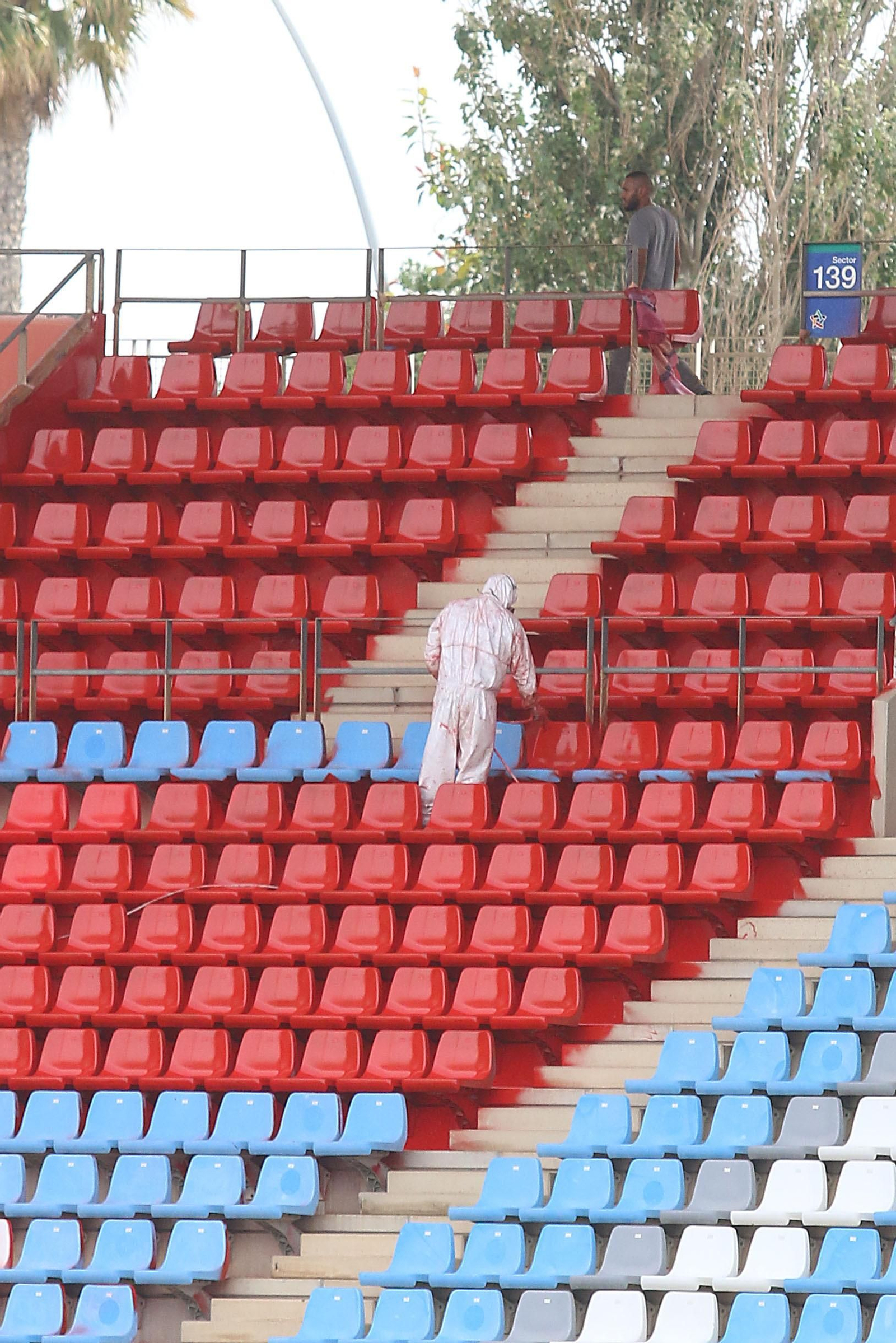 Así están pintando las gradas del Mediterráneo