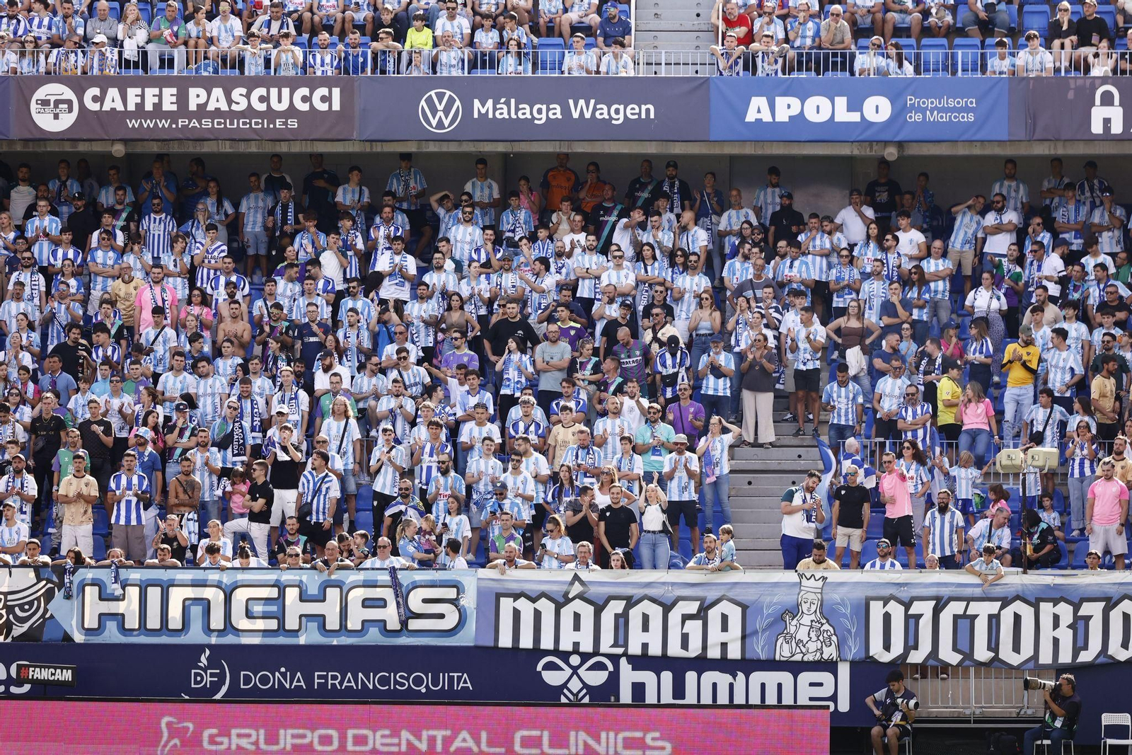 Búscate en las gradas de La Rosaleda durante el Málaga-Andorra