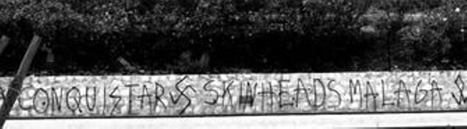 Huella de un grupo 'skin heads' junto al campo de fútbol de la Unidad, en el Parque del Norte.