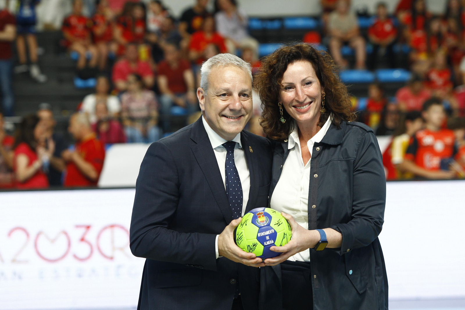 Imágenes del España-Dinamarca de la EHF Euro Cup de balonmano, en Almería