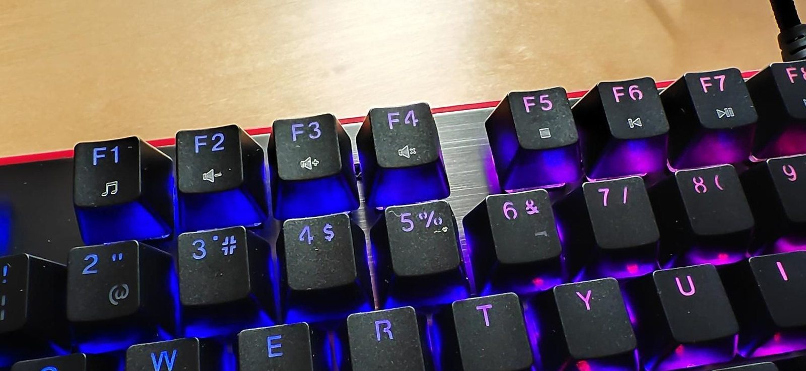 Teclado gaming Genesis RX85 RGB