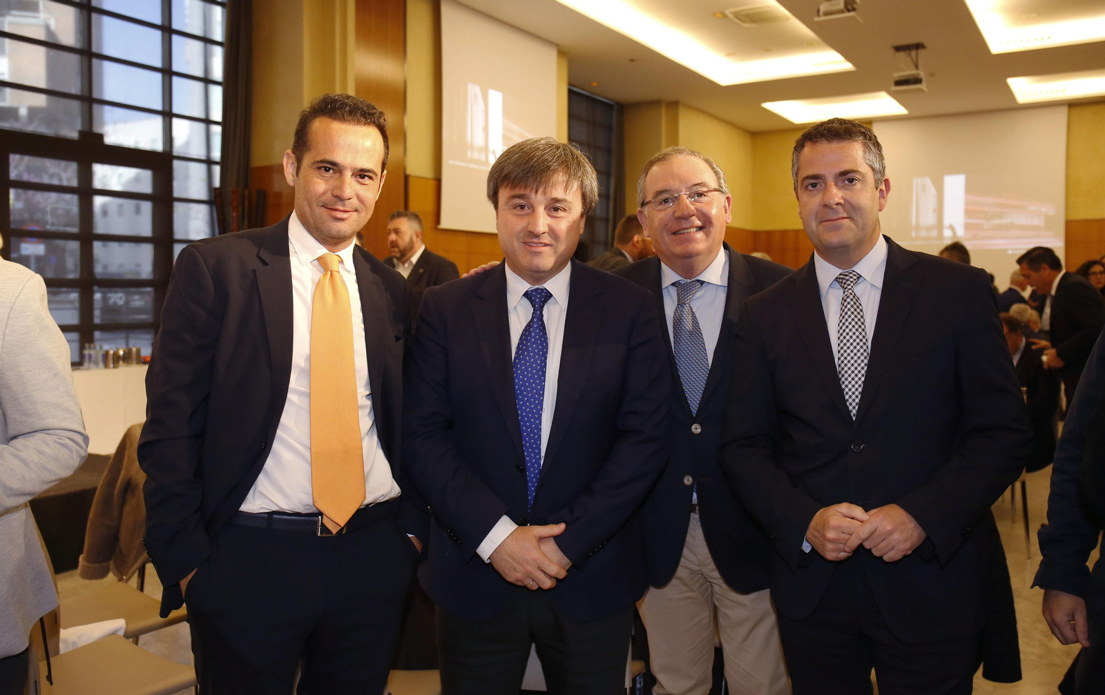 Las imágenes del foro joly con Elías Bendodo