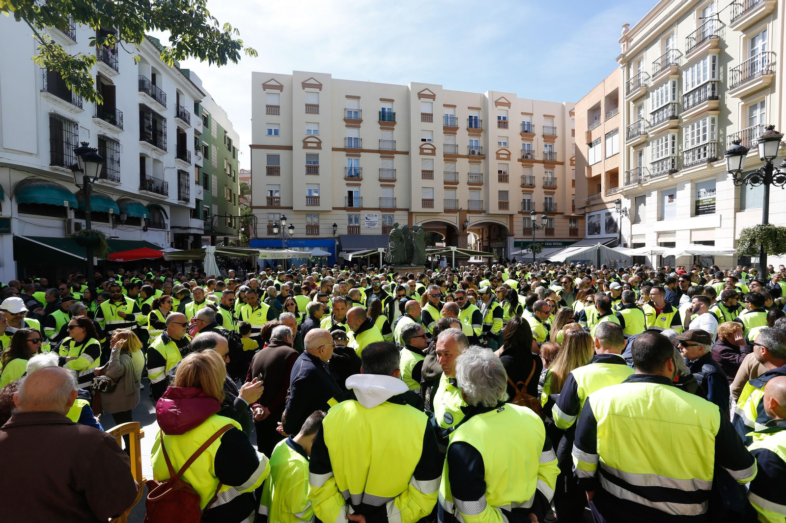 Concentración de los trabajadores en huelga de Acerinox en La Línea