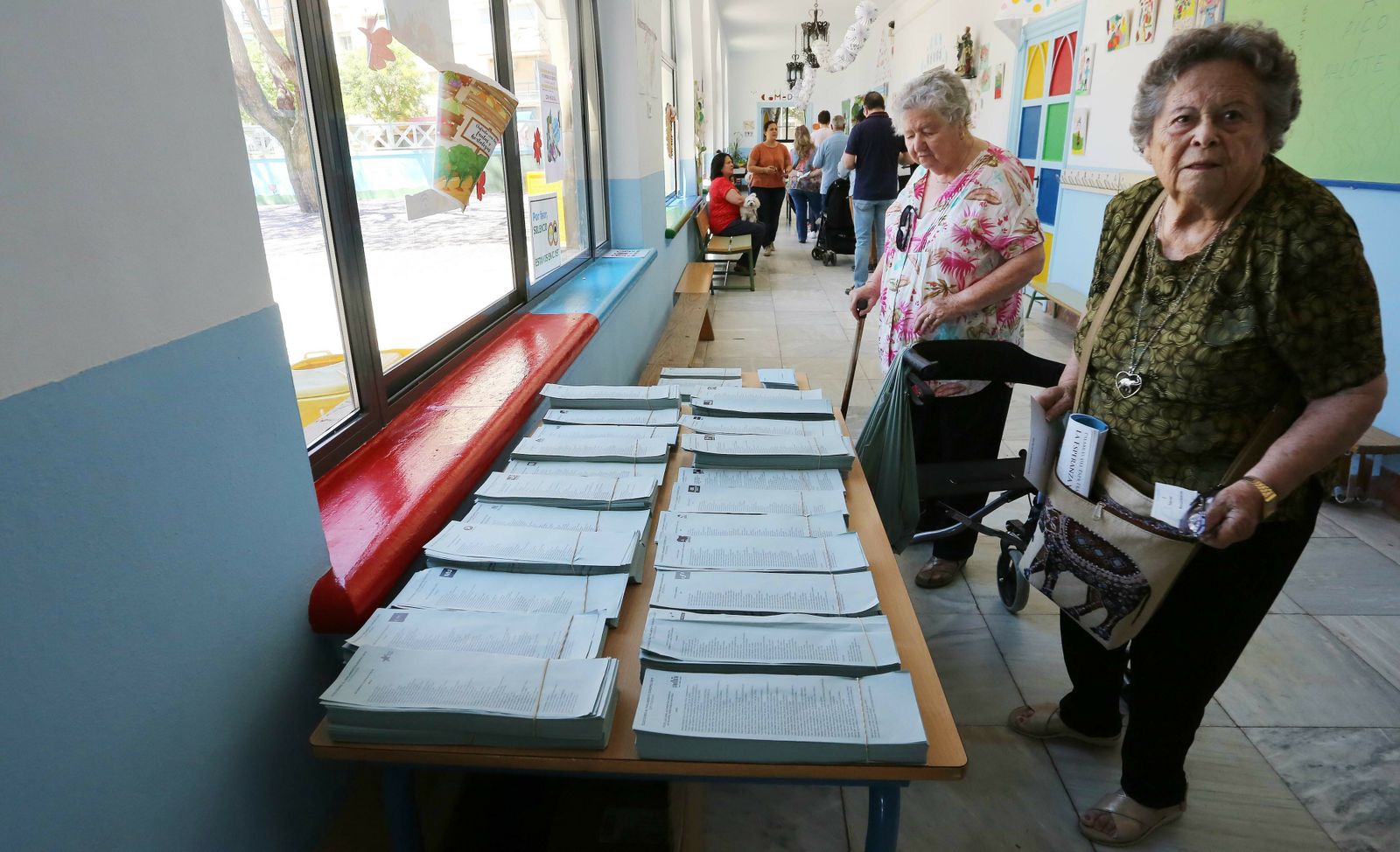 Interior de un colegio electoral de Jerez.