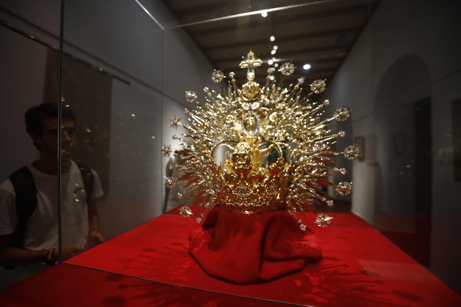 La hermandad de la Paz de Córdoba enseña los estrenos de la coronación, en imágenes