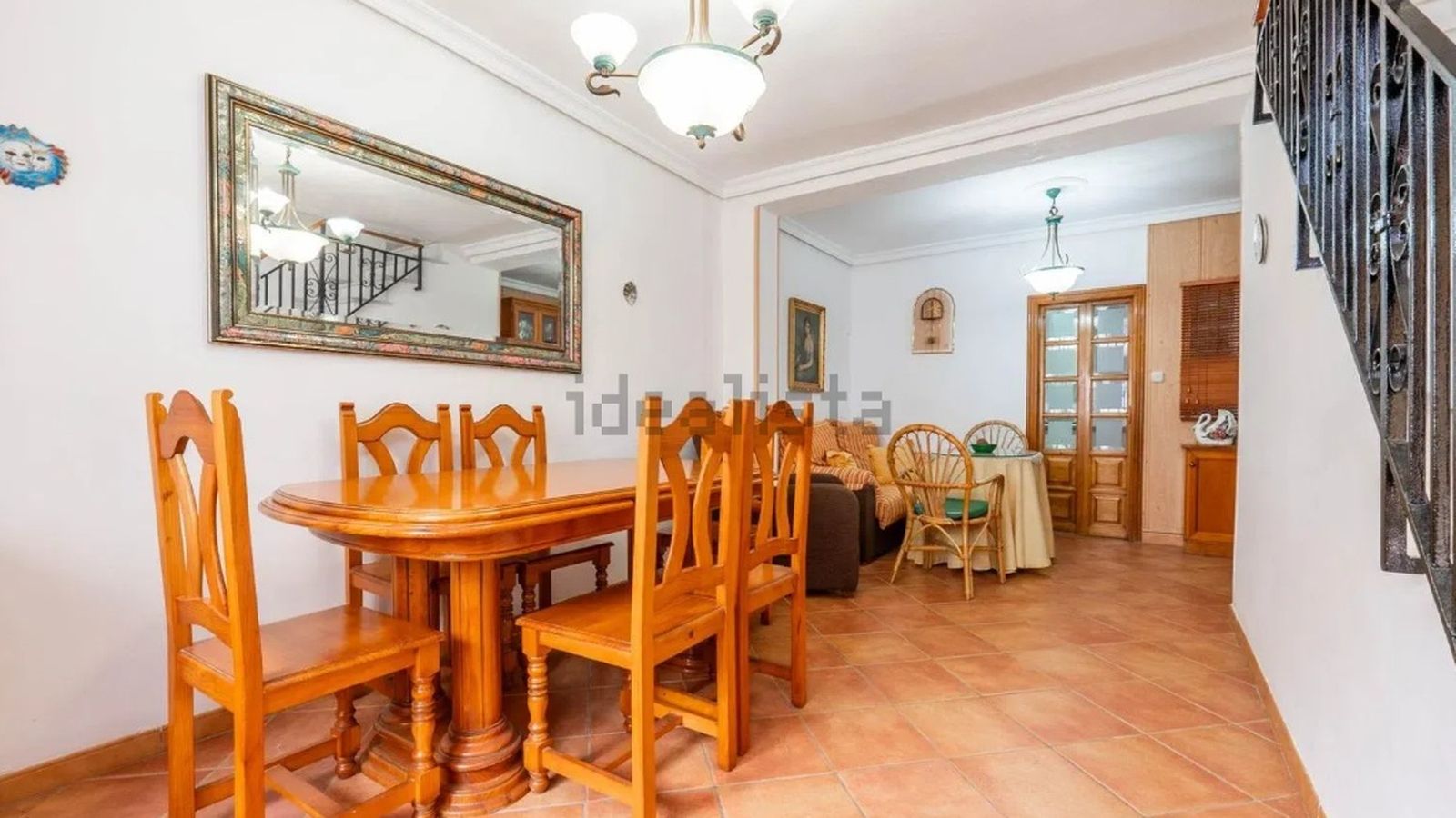 Casa adosada en el centro de Salobreña.