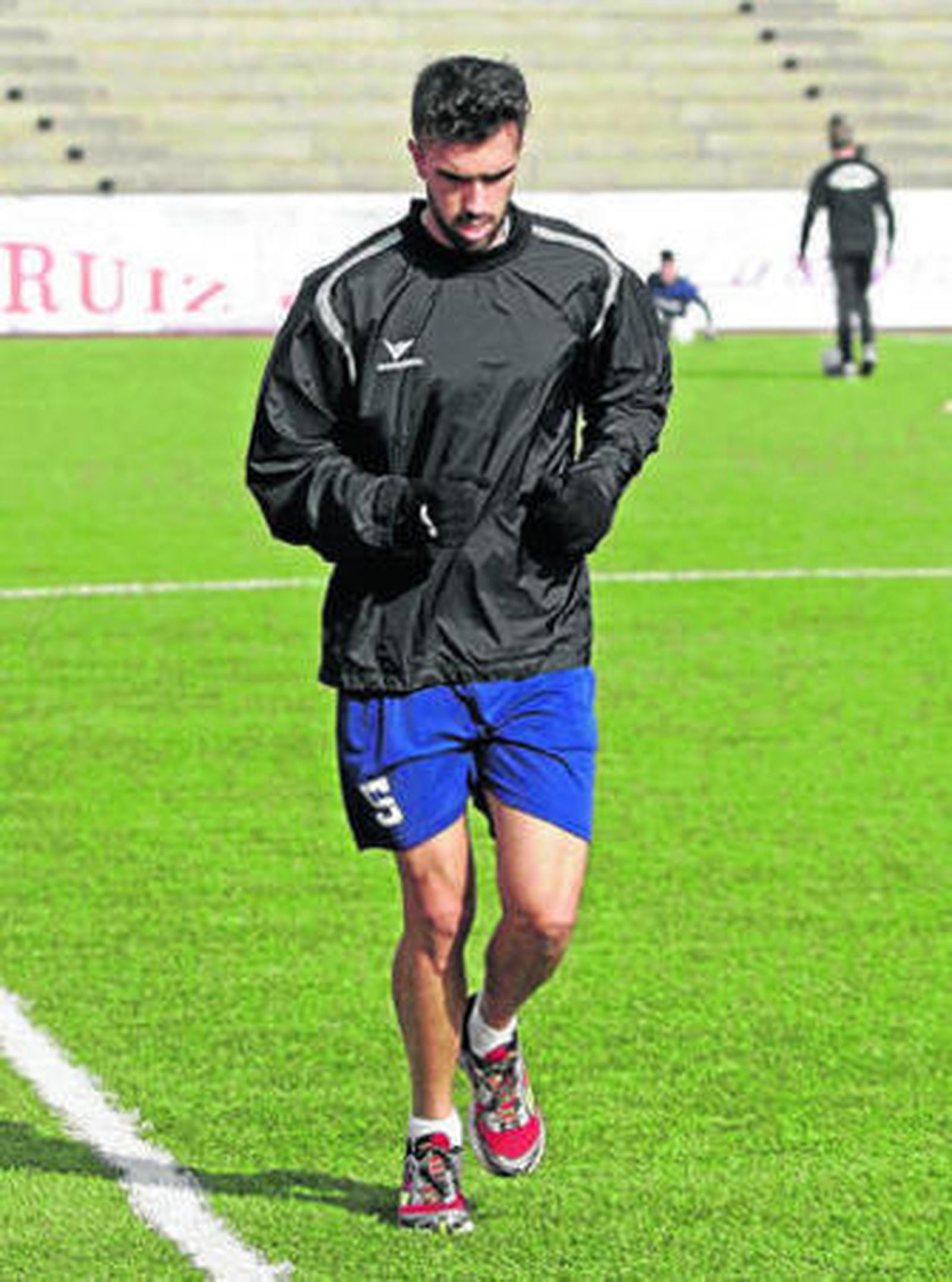 Salva Rivas, en uno de sus últimos entrenamientos en el Municipal de La Línea.