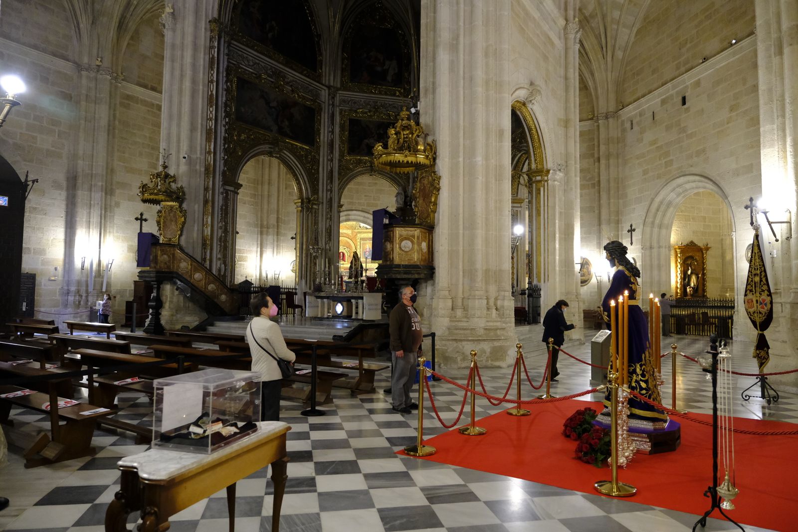 Fotogalería veneración Jesús Cautivo de Medinaceli. Almería