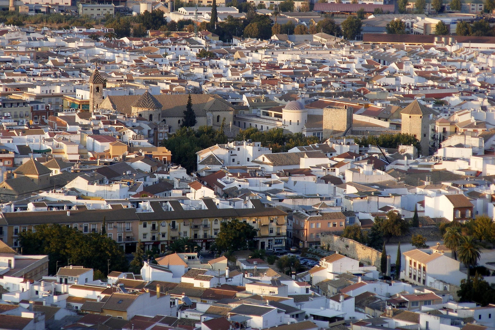 Vista aérea del casco antigua de Lucena.