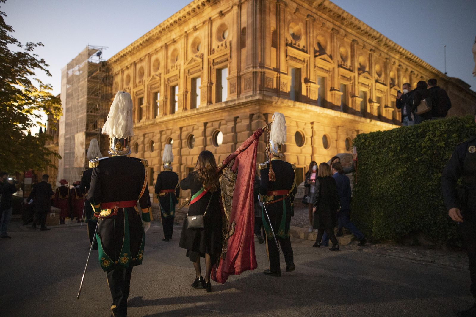 Fotos: el homenaje del quinto centenario del traslado de los restos de los Reyes Católicos