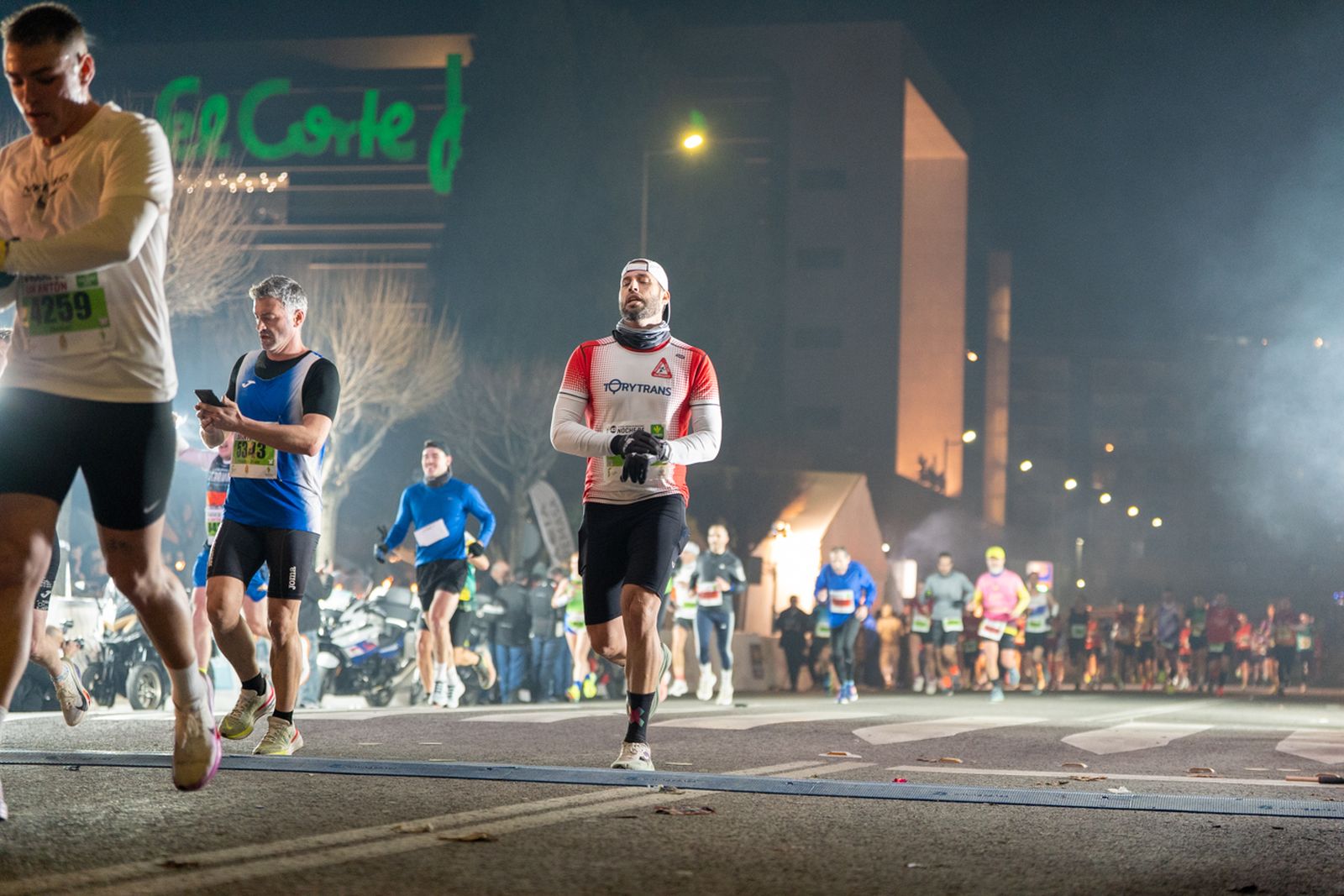 En imágenes: búscate en tu llegada a meta de la Carrera de San Antón 2026 (7)