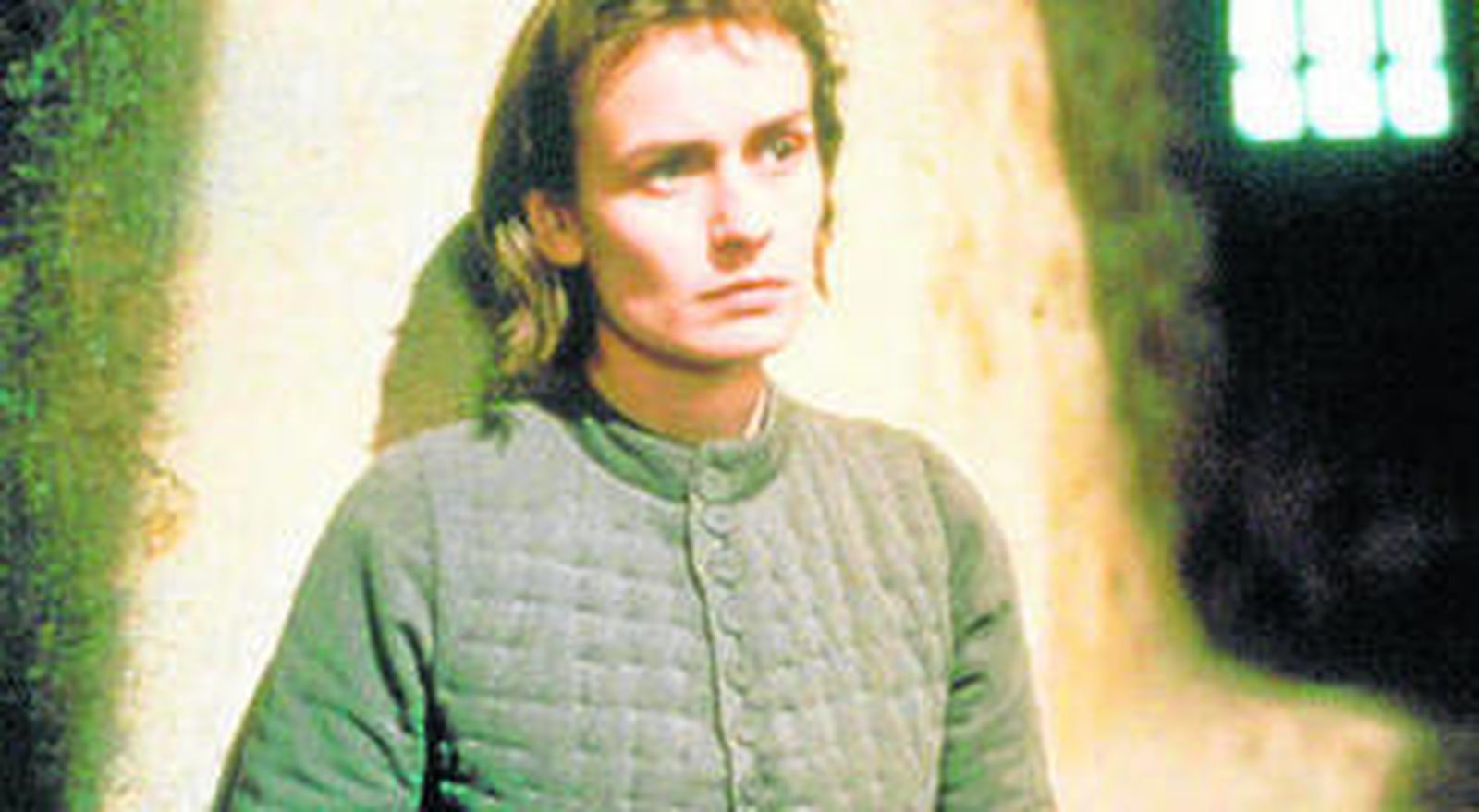 1. Una imagen del díptico sobre Juana de Arco, 'Jean la Pucelle' (1994). 2. 'Le pont de Nord' (1981) fue una de sus películas más vistas, además de su homenaje al realismo poético de los años 30. 3. Anna Karina en 'La religiosa' (1966). 4. Jean Renoir durante un rodaje en 'Le patron' (1966), tal vez el mejor documento sobre un director jamás filmado.