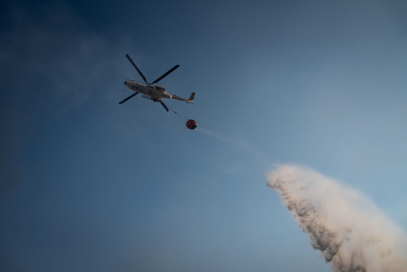 El incendio de Lucena del Puerto en imágenes