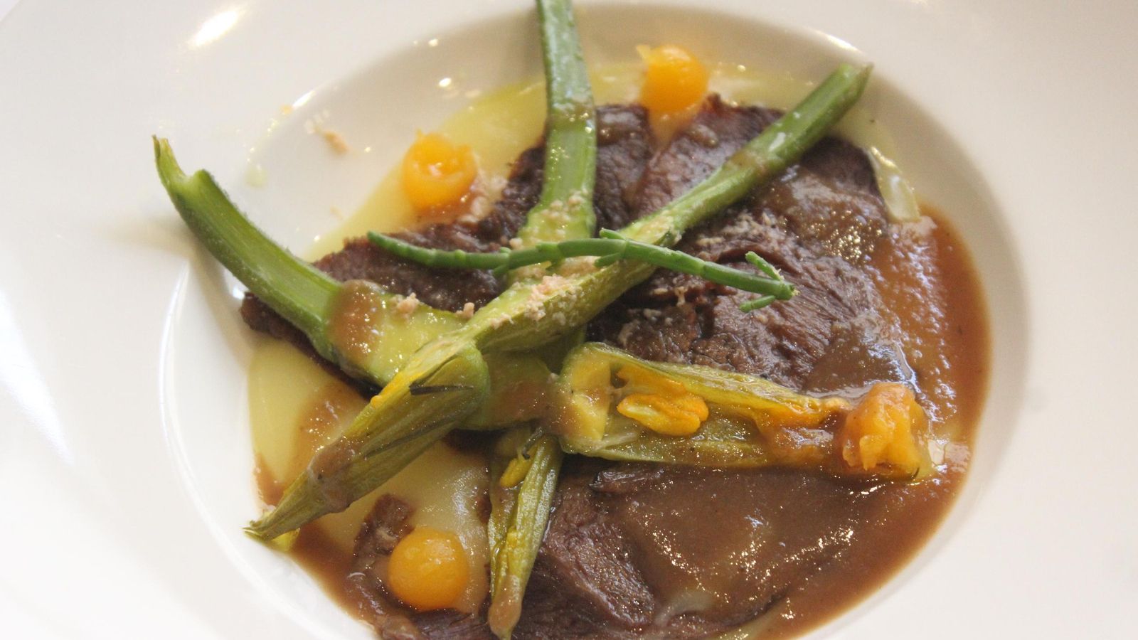 Sorprendente plato elaborado con yemas de flor de calabaza.