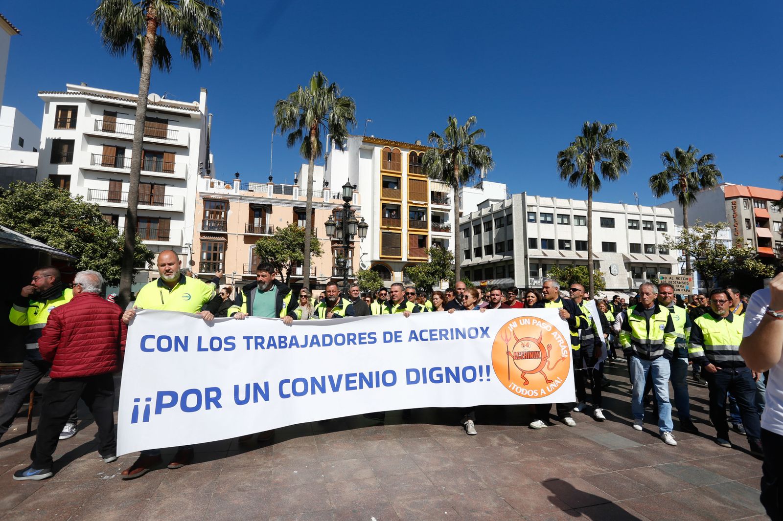 Las fotos de la manifestación de los trabajadores en huelga de Acerinox en Algeciras