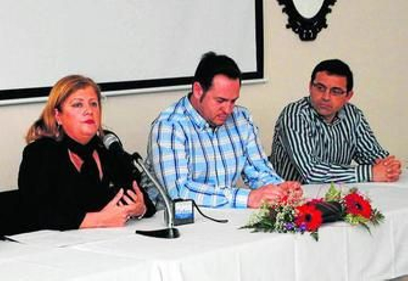 La delegada, junto al alcalde, insiste en su legalidad ya que cuenta con todos los informes necesarios.