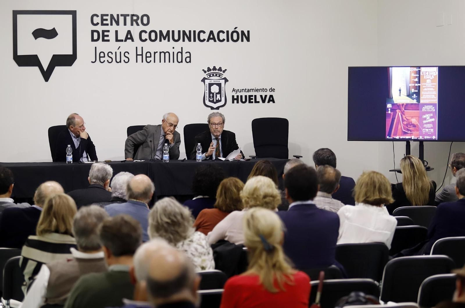 Los periodistas Víctor Márquez Reviriego y José Antonio Gómez Marín relatan su experiencia durante la Transición en Huelva