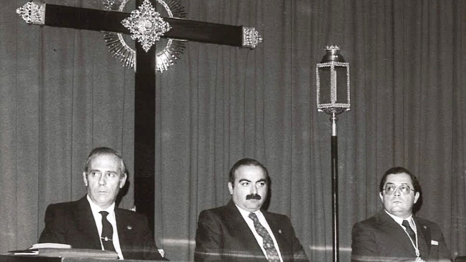 Alfonso Ortega, entre Rafael López y José Manuel Badajoz en un acto de la Unión.