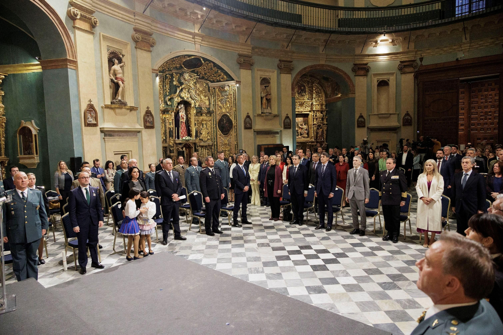 Las imágenes de la entrega de condecoraciones civiles en Cádiz.
