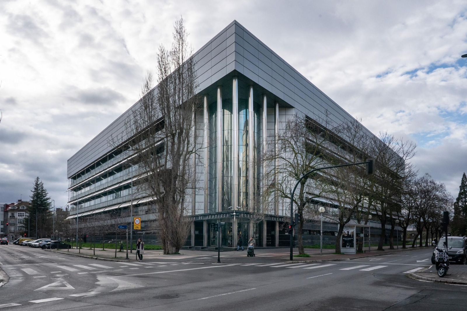 Investigan una presunta agresión sexual de dos niñas de 12 años a otra de seis en Vitoria