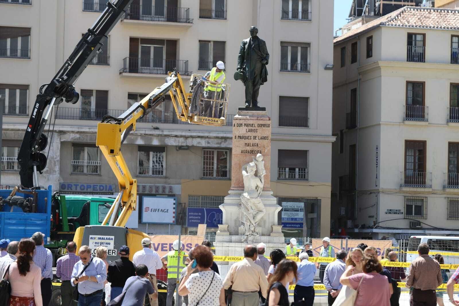 La estatua del Marqués de Larios en su ubicación definitiva.