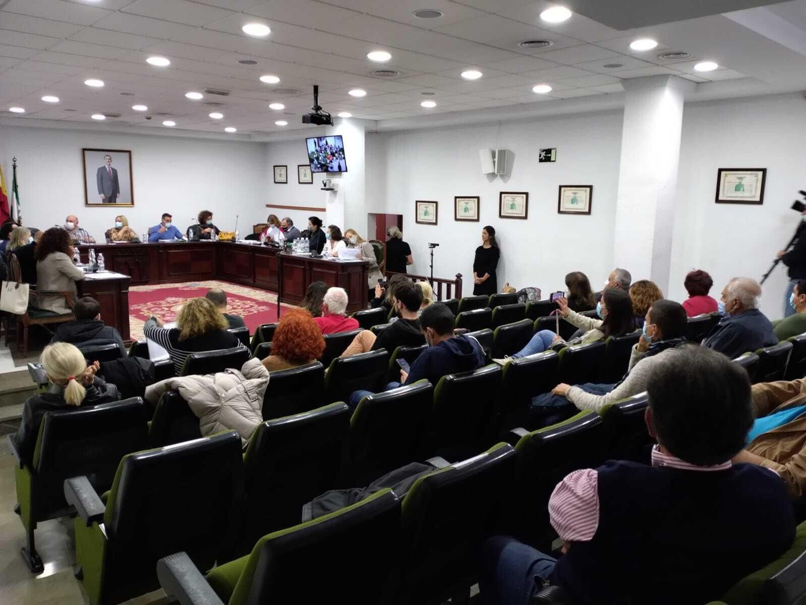 Pleno en La Zubia tras la polémica por la factura del agua.
