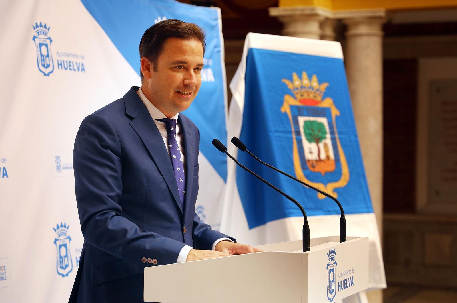 Imágenes de la presentación de las Fiestas Colombinas en el Ayuntamiento