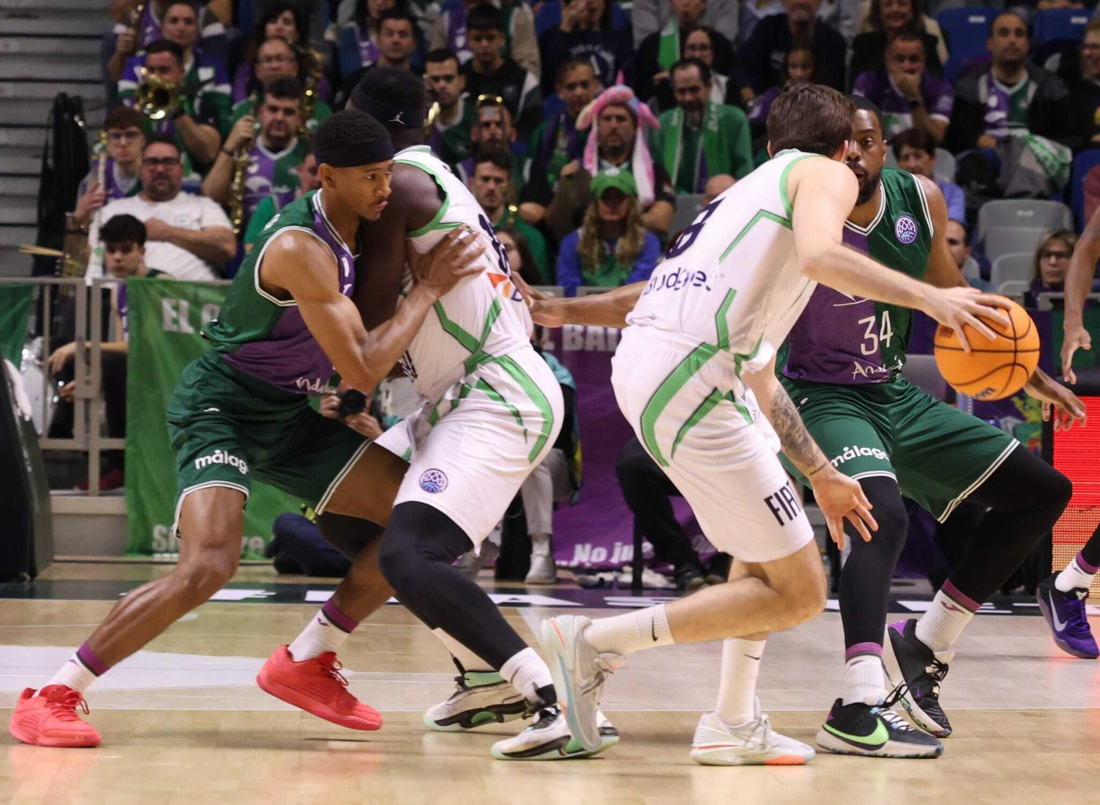 El Unicaja - Tofas Bursa, en fotos